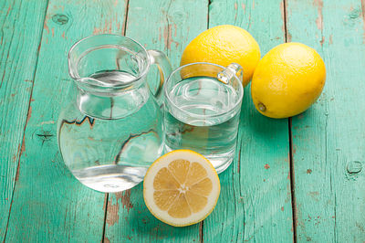 lemon-with-water
