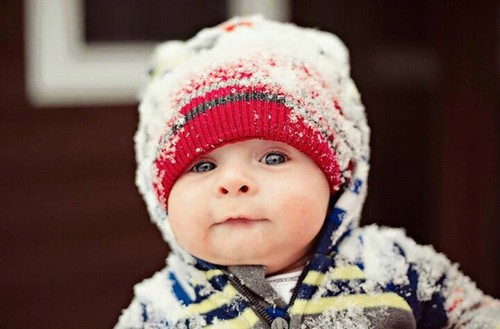 صور طفل في البرد